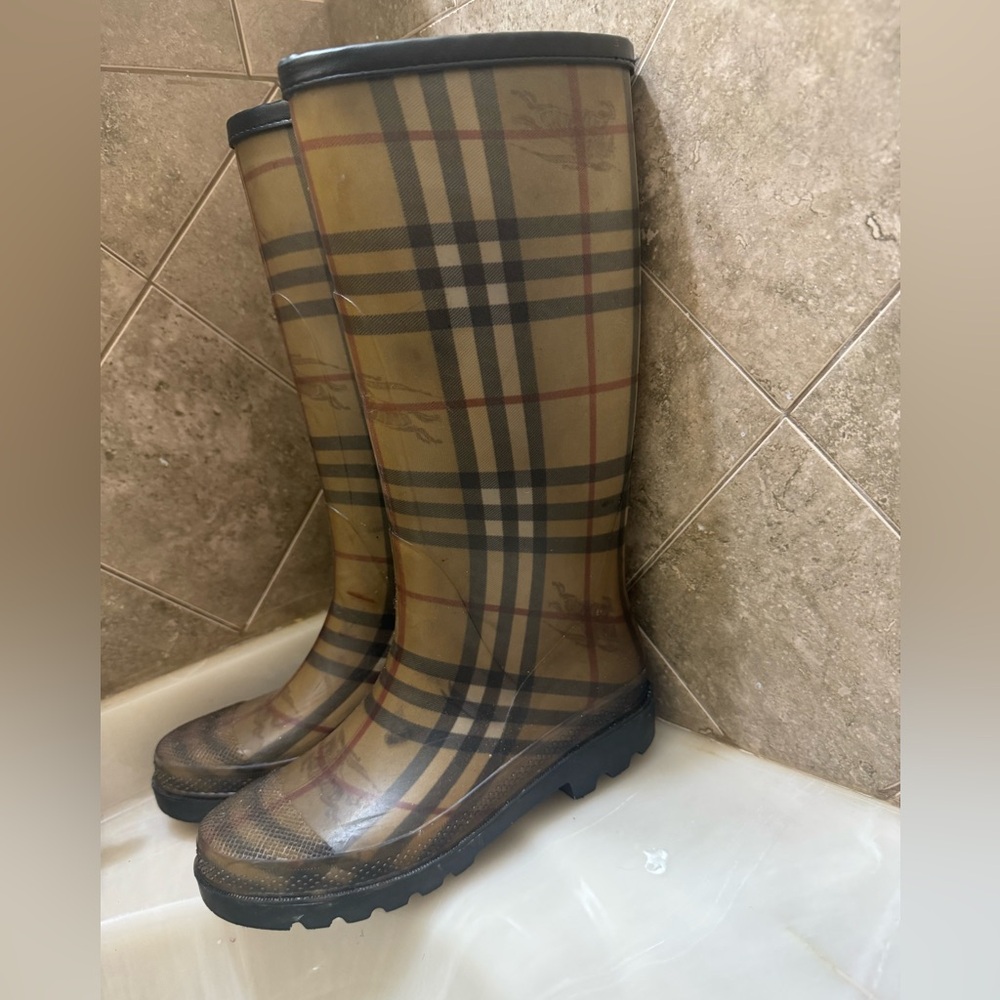 Burberry Rainboots - Picture 3 of 3